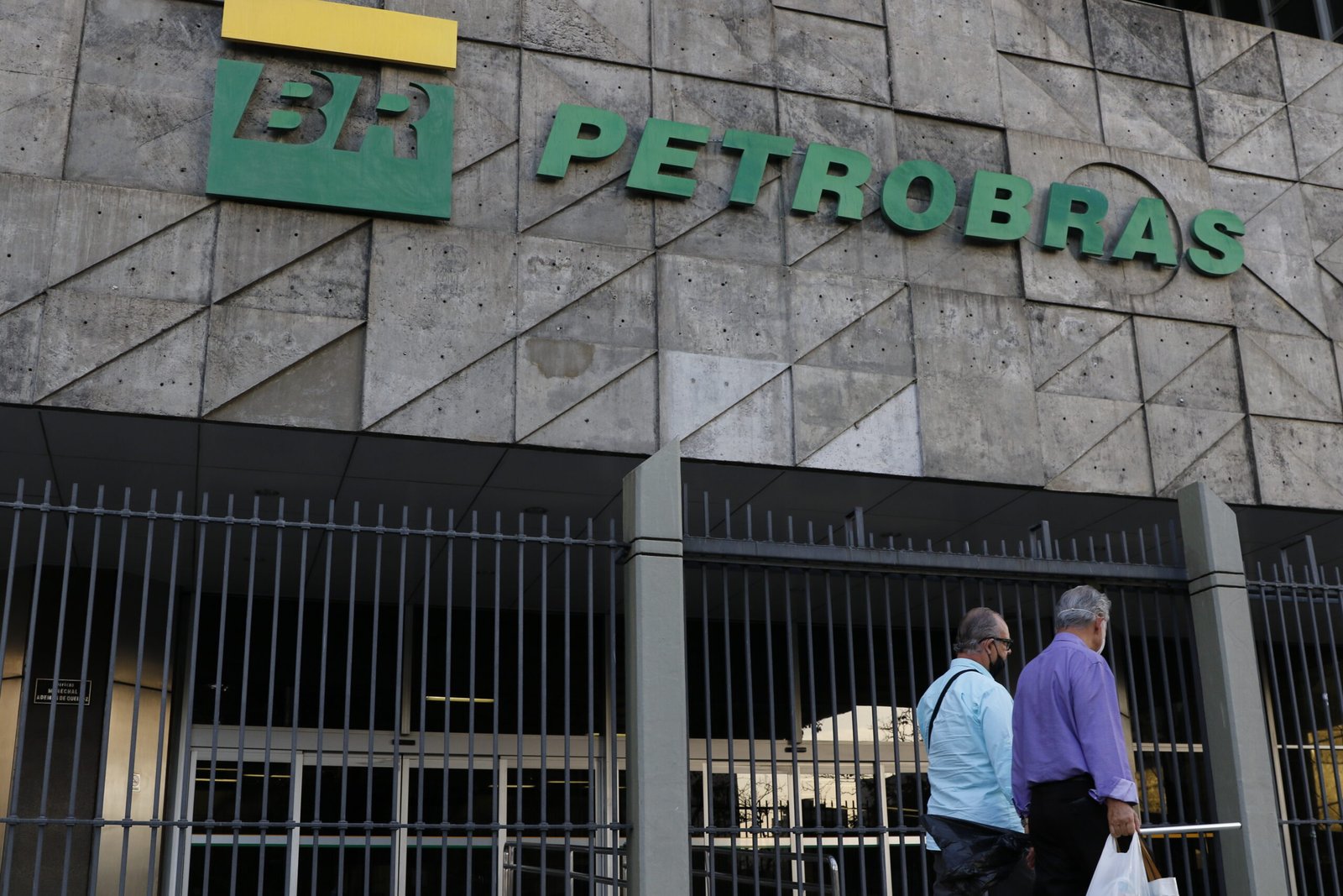 Petrobras quebra recorde de produção de petróleo e gás com marcos no pré-sal