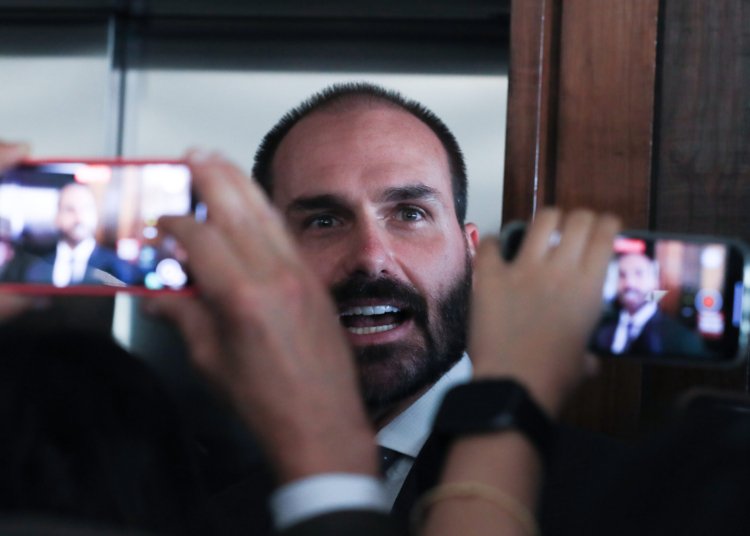 PGR solicita ao STF condenação de Eduardo Bolsonaro por coação no curso do processo