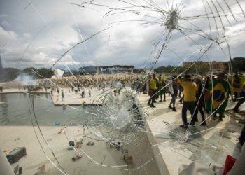 PL da Dosimetria: Derrubada de veto impacta penas do 8 de Janeiro e regimes prisionais