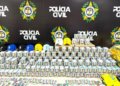 Polícia do RJ intercepta carga com 200 mil figurinhas falsas da Copa de 2026