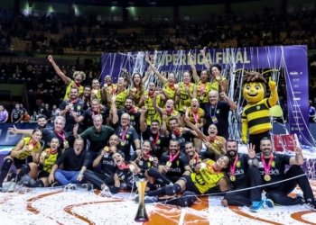 Praia clube domina o minas e conquista o tricampeonato da superliga feminina