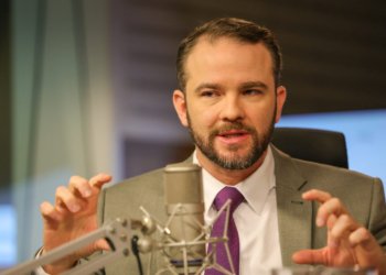 Produtividade viabiliza fim da escala 6x1 sem redução salarial, afirma Durigan
