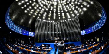 Senado aprova contrato de primeiro emprego para jovens (PL 5228/19)