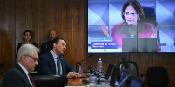 Senado avança com projeto que institui campanha de combate ao câncer ginecológico