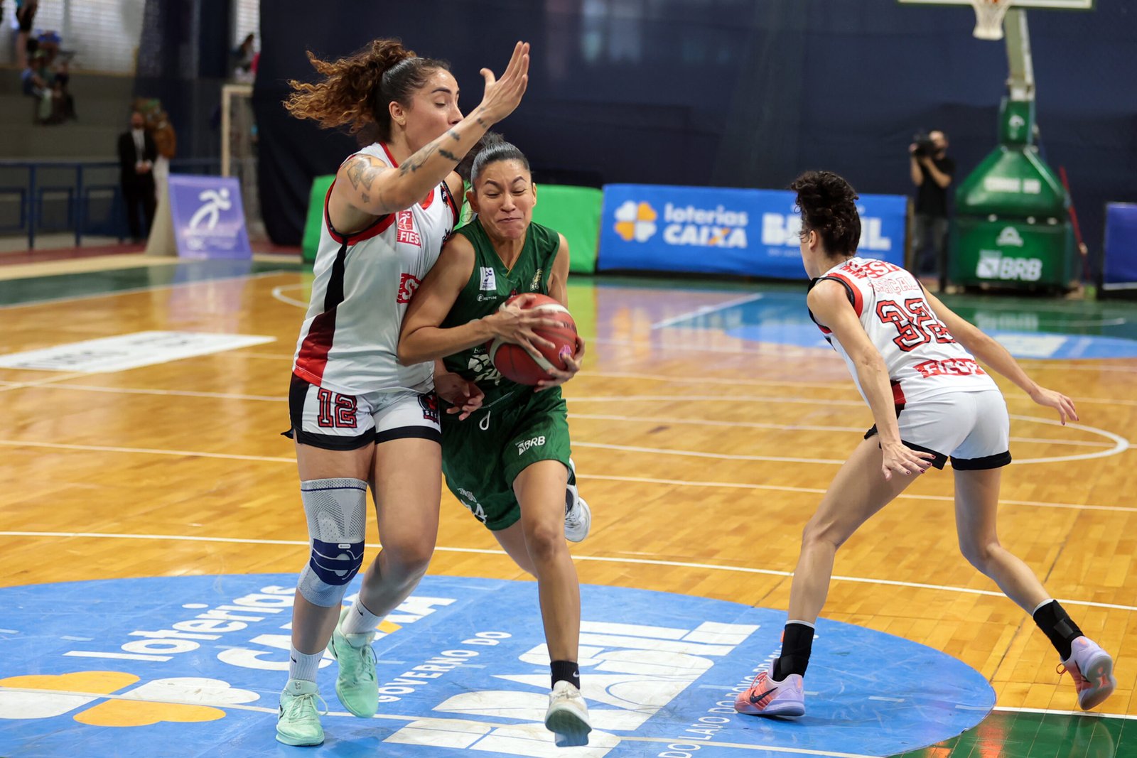 Sesi Araraquara vence Cerrado e pressiona liderança da LBF
