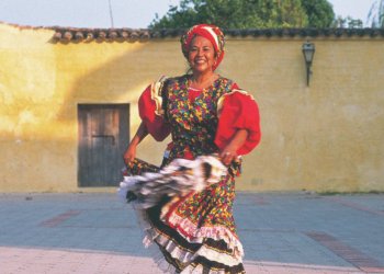 Totó La Momposina, lenda da música colombiana, morre aos 85 anos
