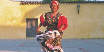 Totó La Momposina, lenda da música colombiana, morre aos 85 anos
