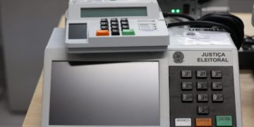 Urnas eletrônicas completam 30 anos sob mira constante de fake news