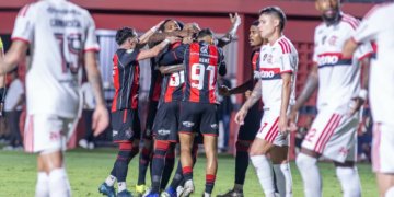 Vitória elimina Flamengo e avança às oitavas da Copa do Brasil