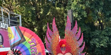 30ª parada do orgulho LGBT+ de São Paulo exige compromisso nas urnas e reúne multidão