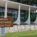 Juízes e promotores têm aval do STF para receber penduricalhos atrasados sob teto de 35%