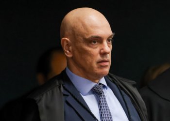 Alexandre de Moraes vota pela condenação de Eduardo Bolsonaro por coação no STF