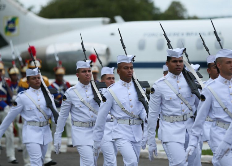 Alistamento militar obrigatório para jovens de 18 anos termina nesta terça-feira