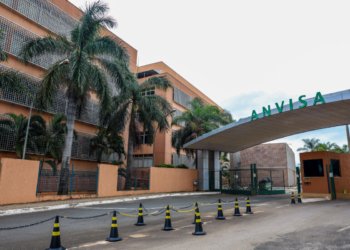 ANVISA suspende 28 lotes de antibióticos e soro e evita riscos graves à saúde dos pacientes