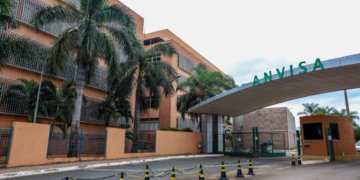 ANVISA suspende 28 lotes de antibióticos e soro e evita riscos graves à saúde dos pacientes