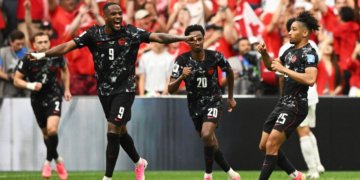 Canadá goleia Catar por 6 a 0 e celebra seu primeiro triunfo em Copas do Mundo