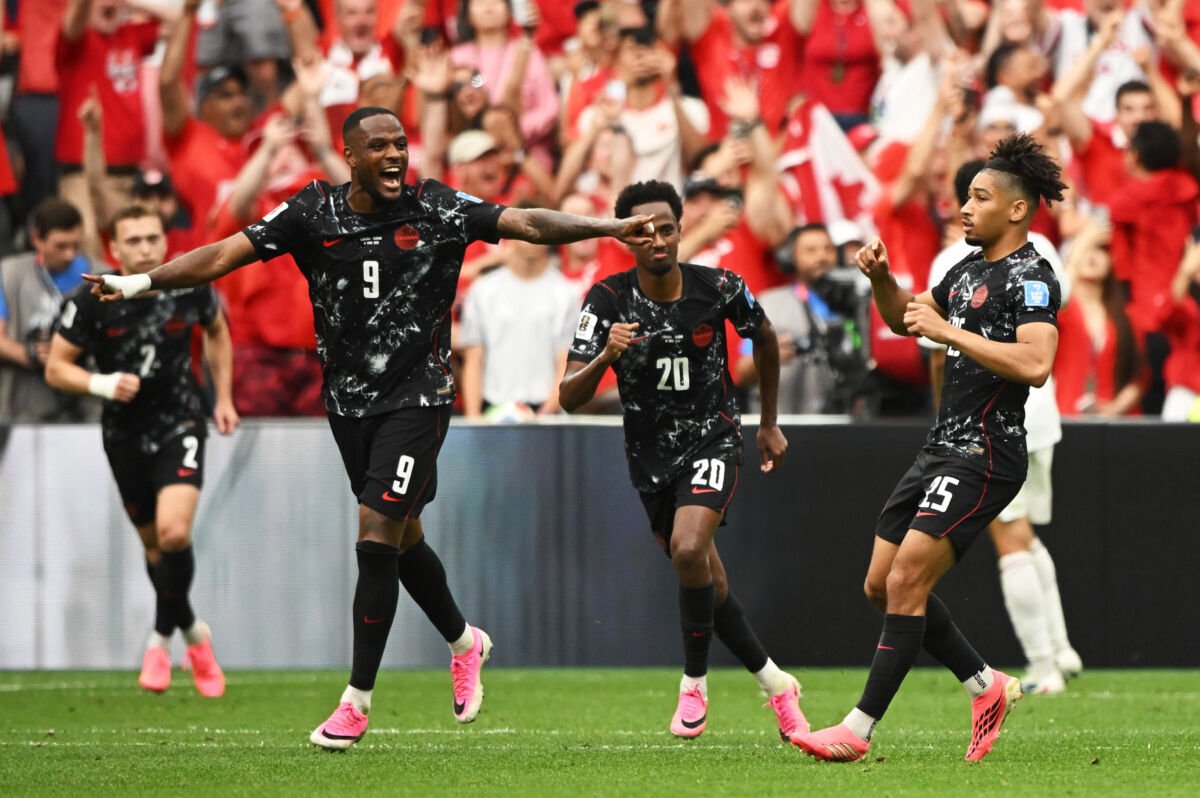 Canadá goleia Catar por 6 a 0 e celebra seu primeiro triunfo em Copas do Mundo