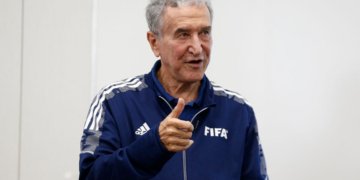 Carlos Alberto Parreira retoma tratamento oncológico e segue internado no Rio de Janeiro