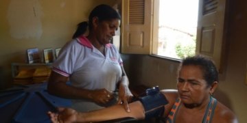 CCJ do Senado aprova PEC que garante aposentadoria especial a agentes de saúde e endemias