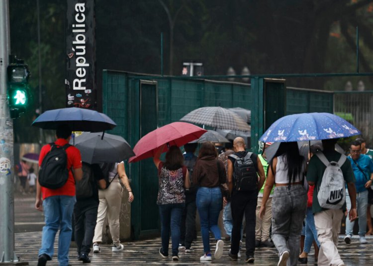 Chuvas avançam por todo o país e termômetros despencam para até 6°C no Sudeste