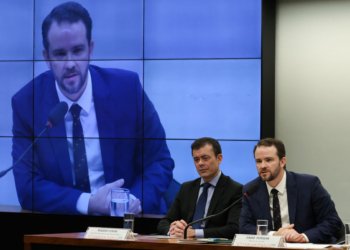 Dario Durigan defende política fiscal em embate na Câmara sobre carga tributária