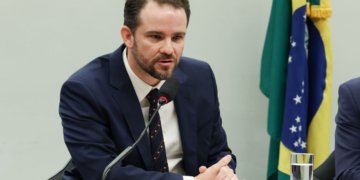 Dario Durigan questiona riscos de criar um novo Poder com autonomia total do BC