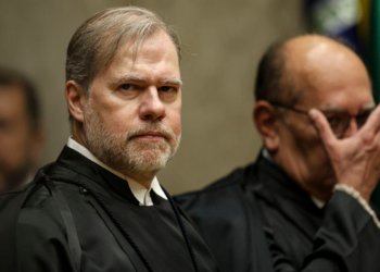 Dias Toffoli assume cargo no TSE e afirma que o eleitor define os rumos das eleições de outubro
