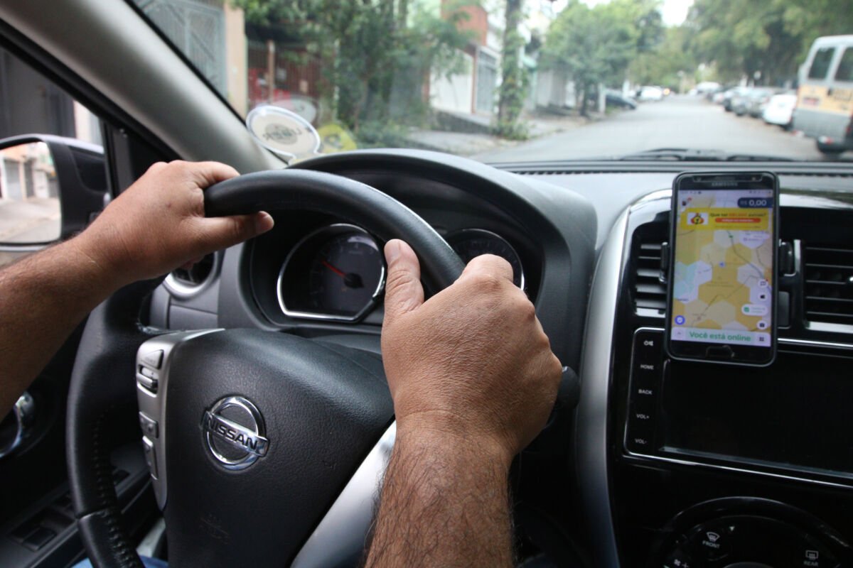 Endividamento crônico de motoristas por aplicativo ganha alerta de tribunal superior