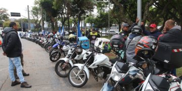Governo lança R$ 30 bi em crédito para motofretistas de app comprarem veículos novos