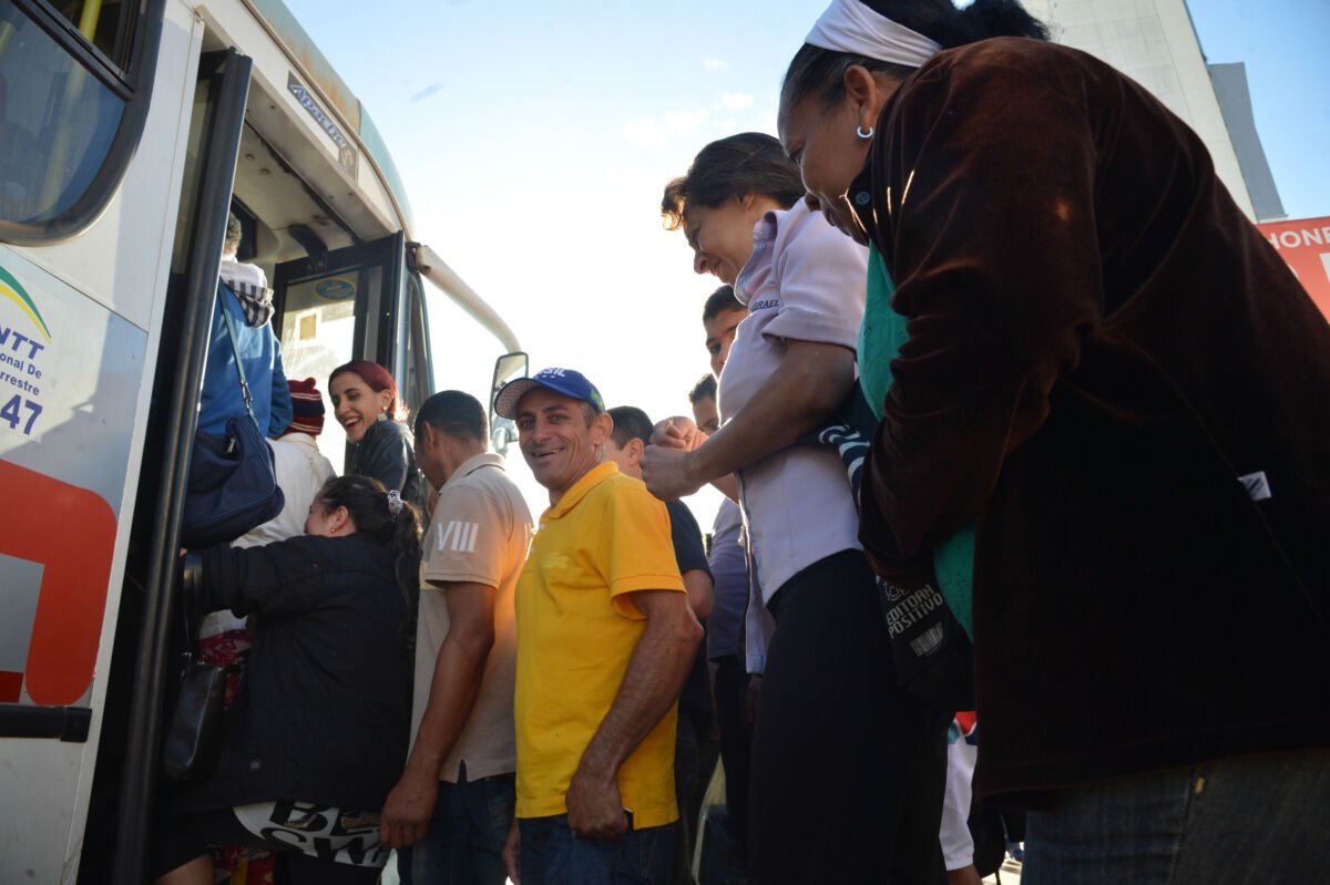 Greve de rodoviários paralisa transporte público e deixa cariocas em compasso de espera