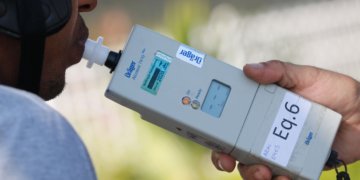 Mortes no trânsito associadas ao álcool recuam 19,5% em 14 anos no Brasil