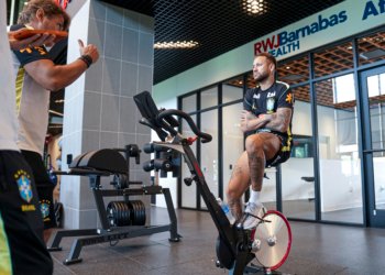 Neymar apresenta melhora em lesão na panturrilha e segue cronograma de recuperação para a Copa