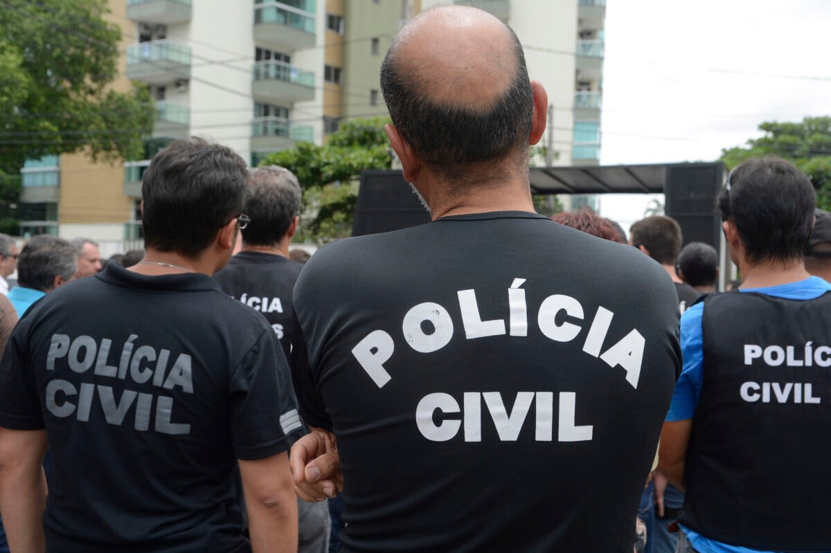 Operação policial mira deputado Val Ceasa por suposta relação com facção criminosa no Rio