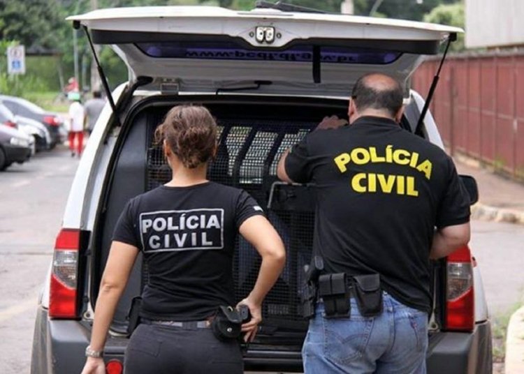Polícia Civil do Distrito Federal investiga origem de arma atribuída a Jair Bolsonaro