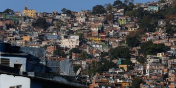 Rocinha receberá obras de contenção emergenciais após temporal interditar acessos