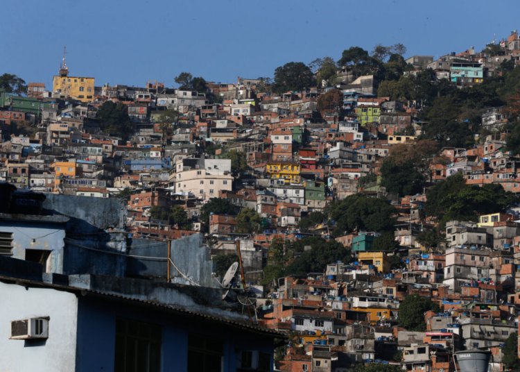 Rocinha receberá obras de contenção emergenciais após temporal interditar acessos
