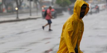 Rocinha registra volume de chuva recorde e coloca Zona Sul do Rio em estado de alerta