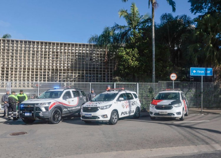 Viúva de motorista morto em atentado contra Vinicius Gritzbach relata drama financeiro no júri