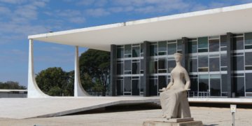 Alexandre de Moraes assume comando do STF durante período de plantão judicial