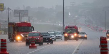 Defesa Civil alerta para temporal em Santa Catarina no início da tarde deste sábado