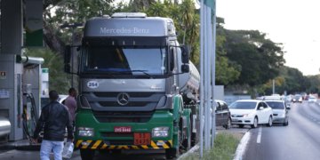 Frete mínimo rodoviário tem novas regras de fiscalização aprovadas pelo Senado