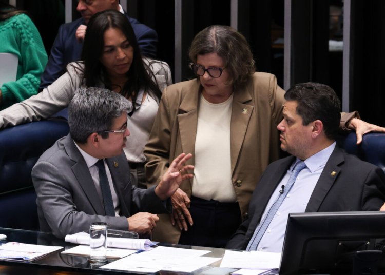 Agentes de saúde podem se aposentar mais cedo com PEC pautada no Senado para julho