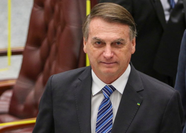 Alexandre de Moraes prorroga prisão domiciliar de Jair Bolsonaro por tempo indeterminado