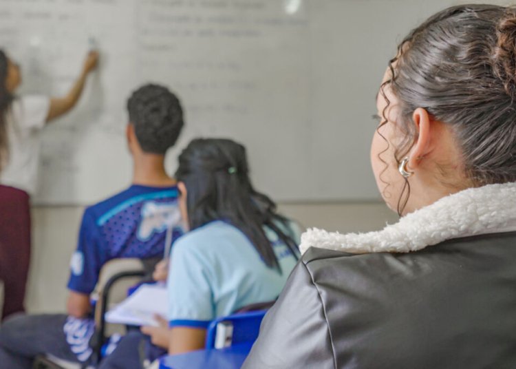 Alunos nascidos em maio e junho recebem nesta quarta-feira nova parcela do Pé-de-Meia