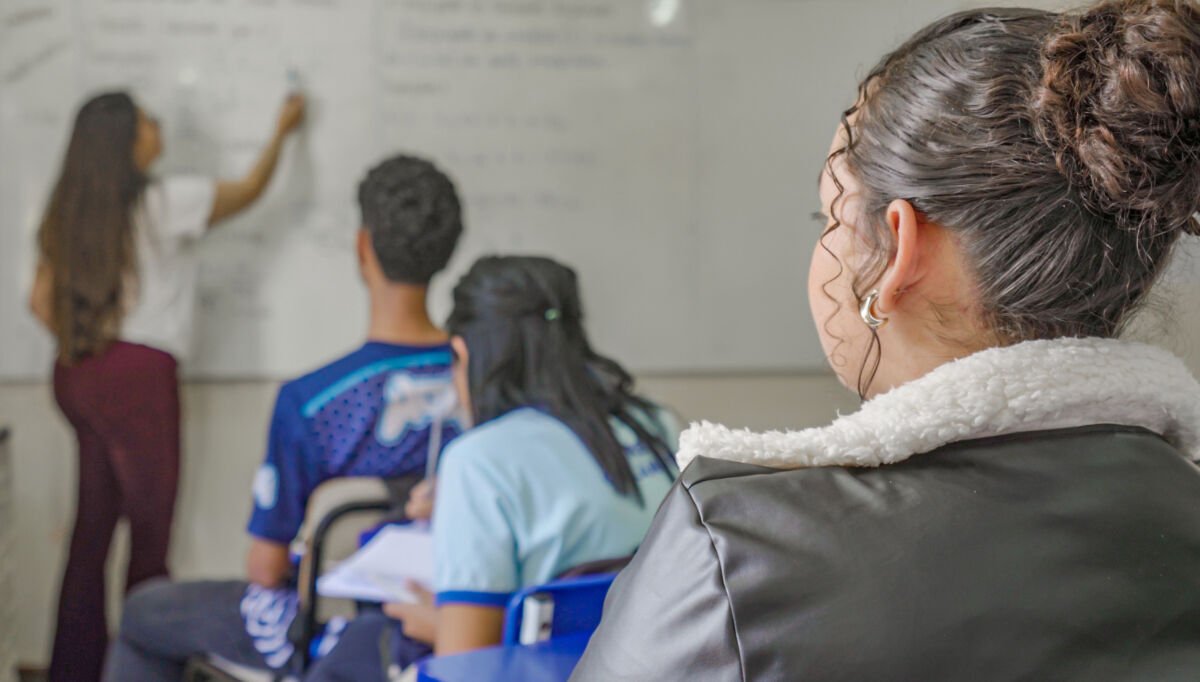 Alunos nascidos em maio e junho recebem nesta quarta-feira nova parcela do Pé-de-Meia