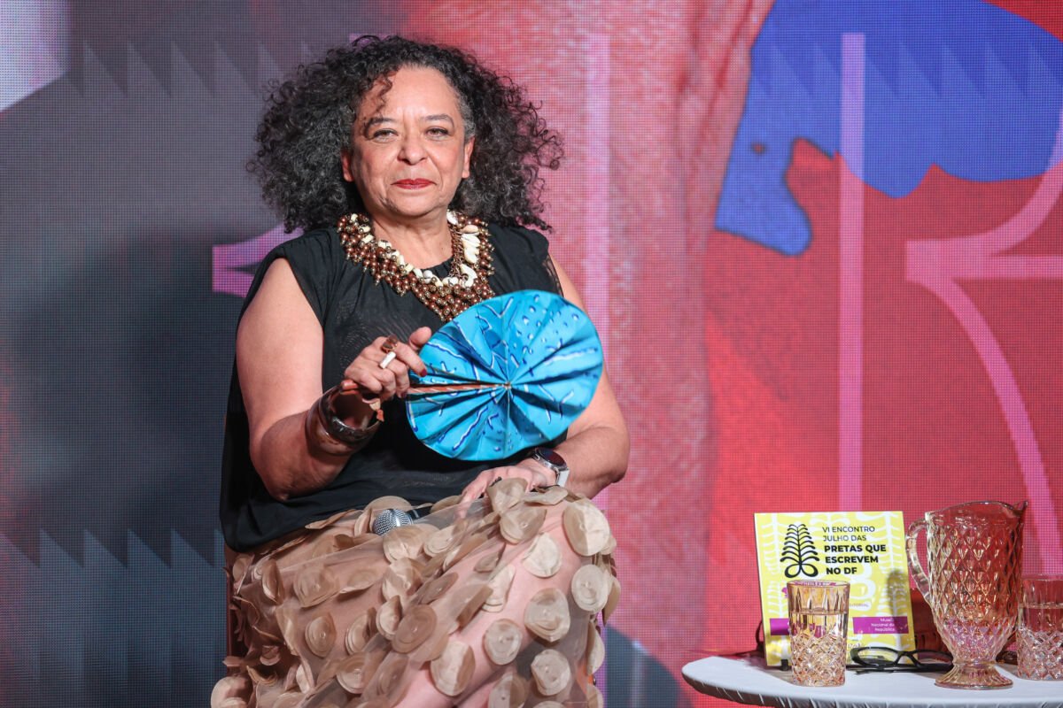 Ana Maria Gonçalves defende que literatura negra deve ocupar o centro da história nacional