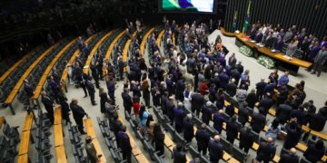 Apenas sete partidos atendem ordem de Dino sobre controle de emendas parlamentares