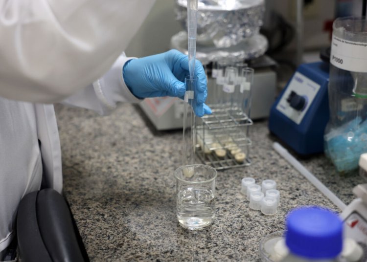 Brasil institui estratégia para reduzir dependência externa de insumos e medicamentos