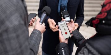 Censura contra jornalistas passa a ser monitorada por novo observatório digital