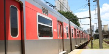 CPTM volta a assumir operação das linhas 11, 12 e 13 após colapso no transporte paulistano